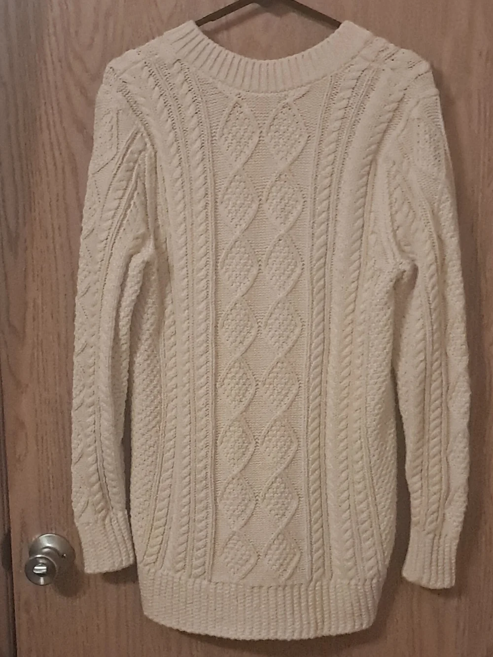 Bean Signature Cream Cable-Knit V-Neck Sweater